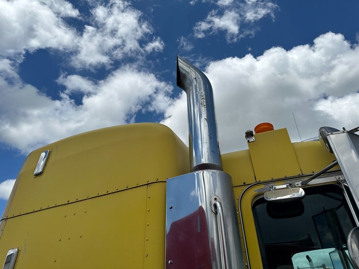 1998-peterbilt-379-image-48