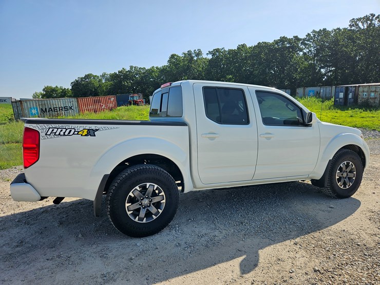 2016-nissan-frontier-image-17