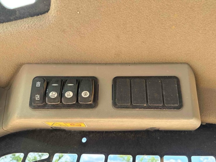 2019-caterpillar-299d2-image-30