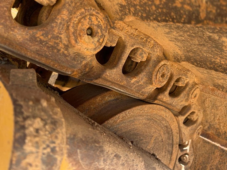 2019-caterpillar-d6-lgp-image-16