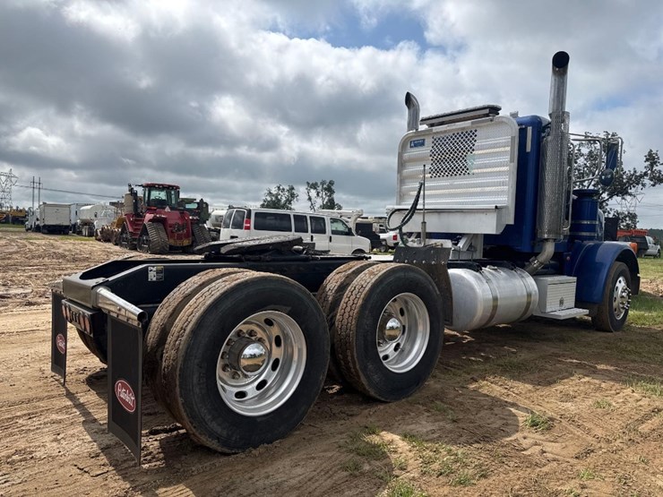 2011-peterbilt-367-image-6