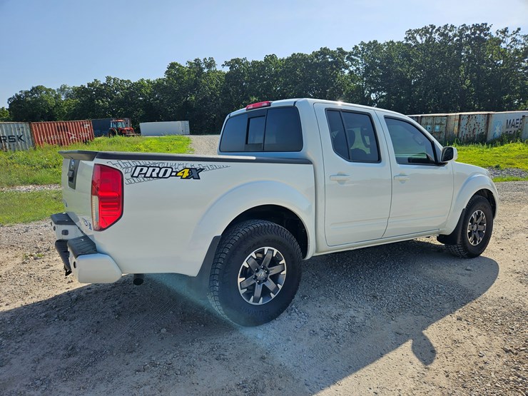 2016-nissan-frontier-image-16