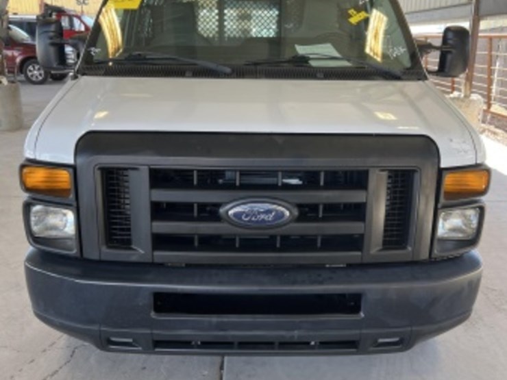 2012-ford-cargo-image-3