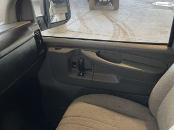 2014-chevrolet-express-1500-image-23