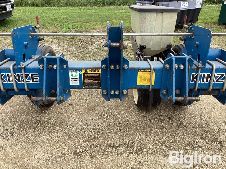 kinze-mt-image-12