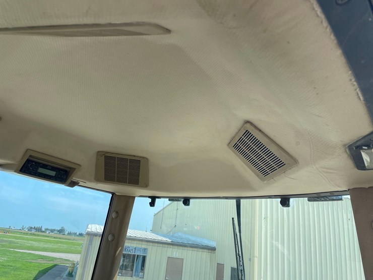 john-deere-8400-image-39