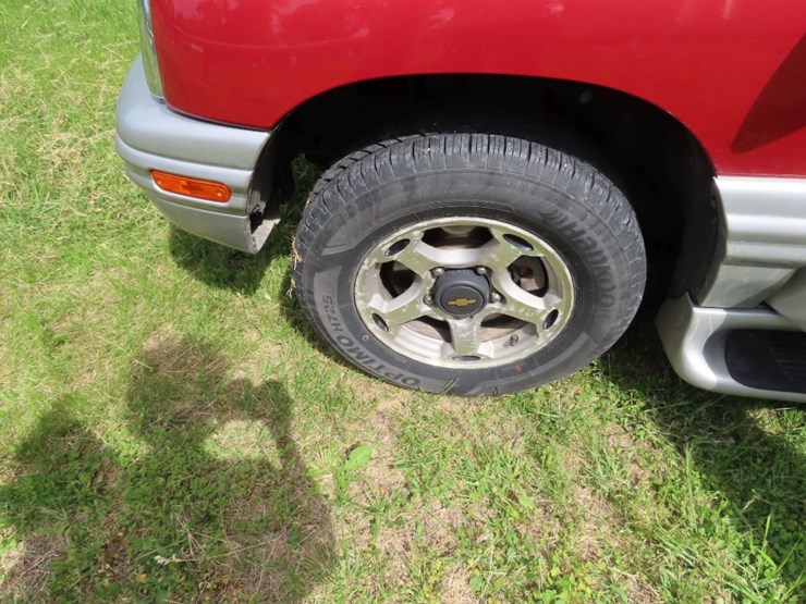 2000-chevrolet-tracker-image-19