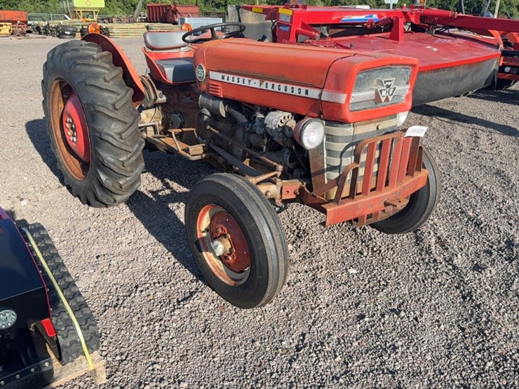 massey-ferguson-135-image-3
