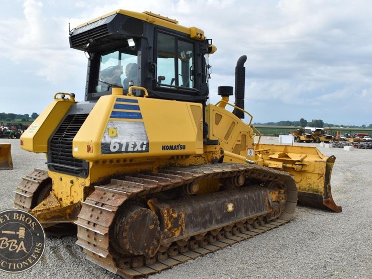 2015-komatsu-d61exi-23-image-16