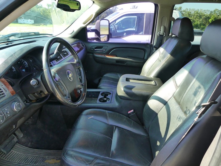 2007-chevrolet-3500-image-12