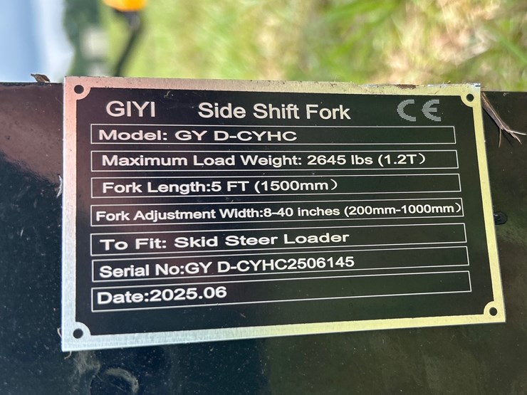 #185-•-skid-steer-side-shift-forks-image-3