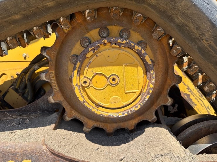 2020-caterpillar-279d3-image-27