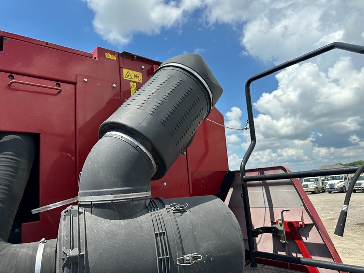 2012-case-ih-7230-image-79