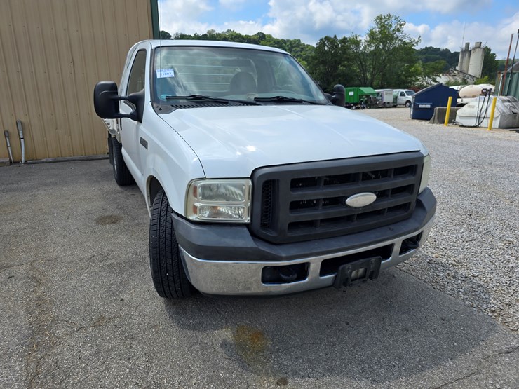 2005-ford-f350-image-36