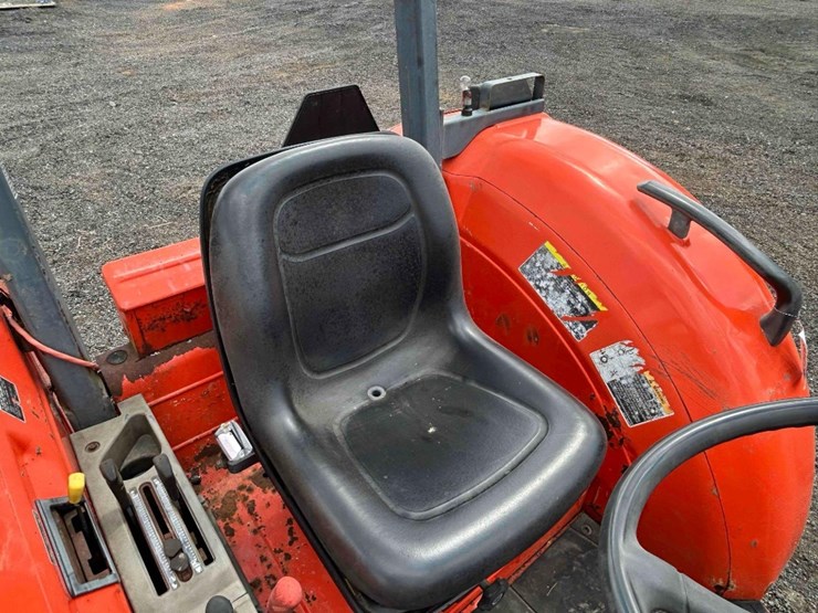2007-kubota-m5040f-image-19