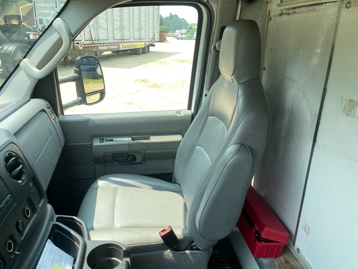 2018-ford-e450-image-48