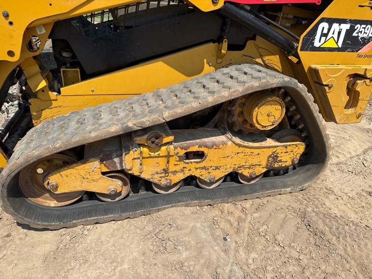2016-caterpillar-259d-image-9