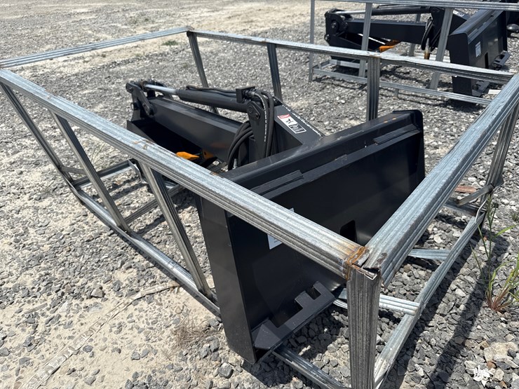 #2002-•-unused-jct-skid-steer-backhoe-arm-inv#:-31681-image-1