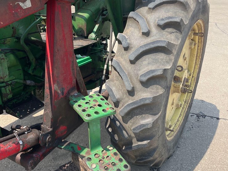 john-deere-3010-image-28