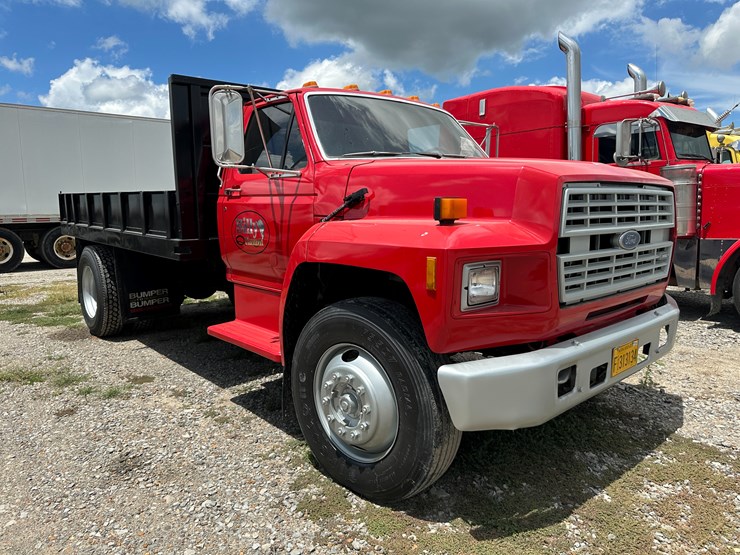 1992-ford-f700-image-2