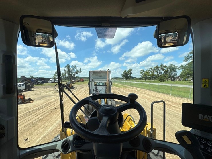 2019-caterpillar-930m-image-23