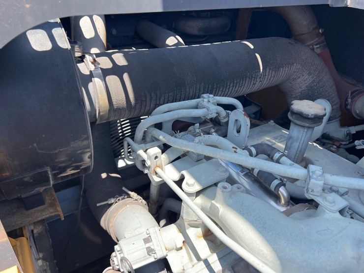 2013-deere-470g-lc-image-39