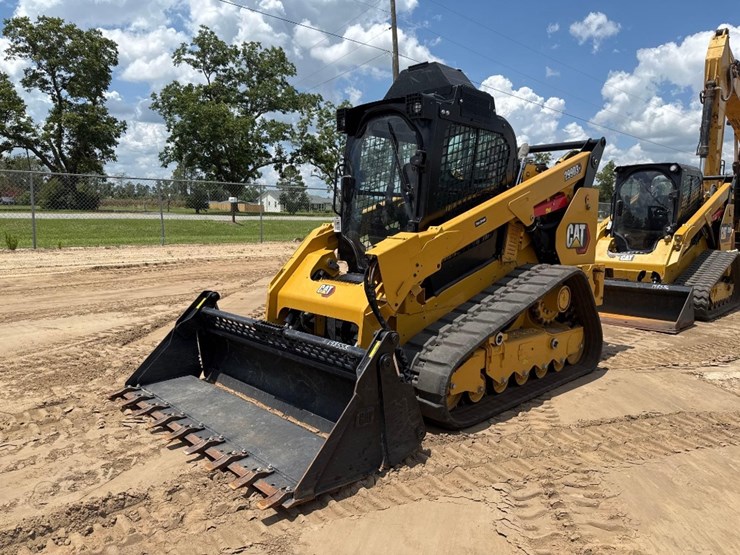 2023-caterpillar-299d3-image-2