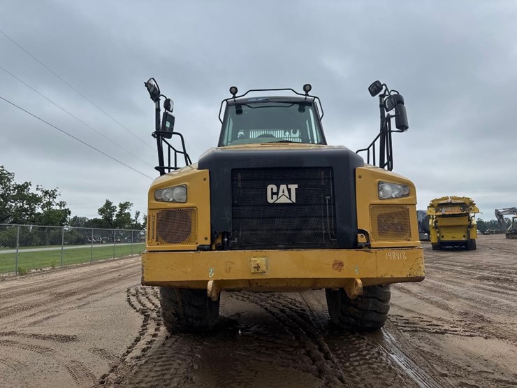 2015-caterpillar-745c-image-3