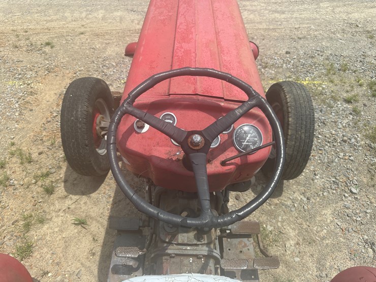 massey-ferguson-135-image-35