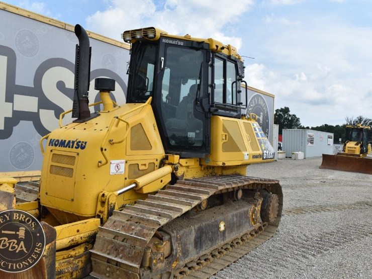 2015-komatsu-d61exi-23-image-9