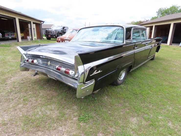 1960-lincoln-4dr-ht-image-7