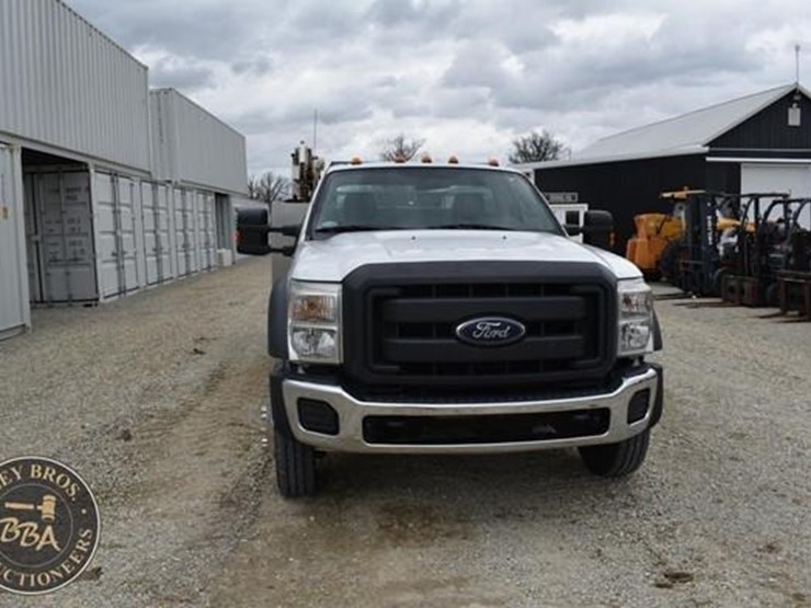 2013-ford-f550-image-23