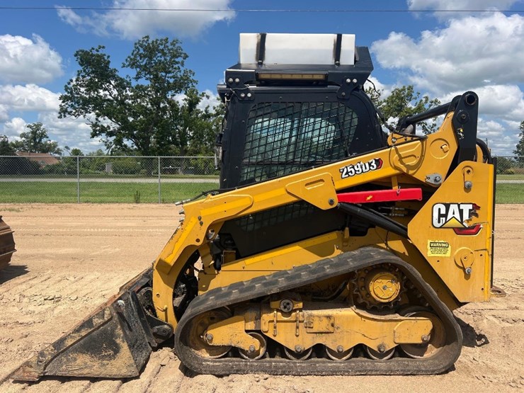 2021-caterpillar-259d3-image-1