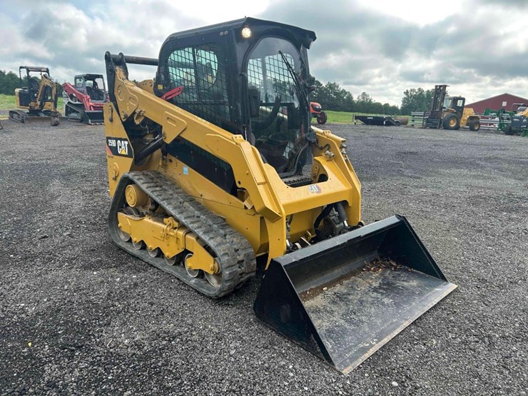 2018-caterpillar-259d-image-6