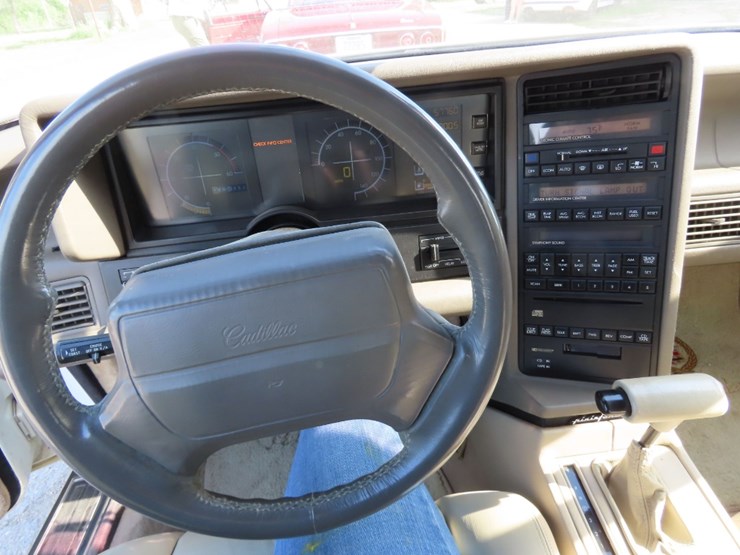 1991-cadillac-allante-pininfarina-roadster-image-17