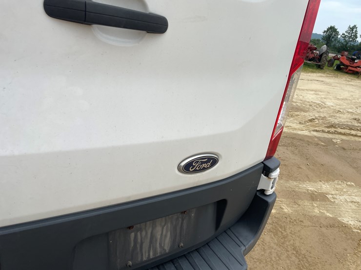 2015-ford-transit-image-11
