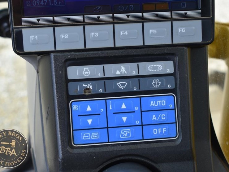 2015-komatsu-pc360-lc-11-image-81