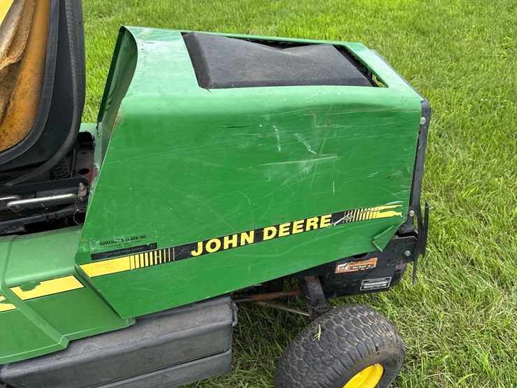 john-deere-f725-image-11