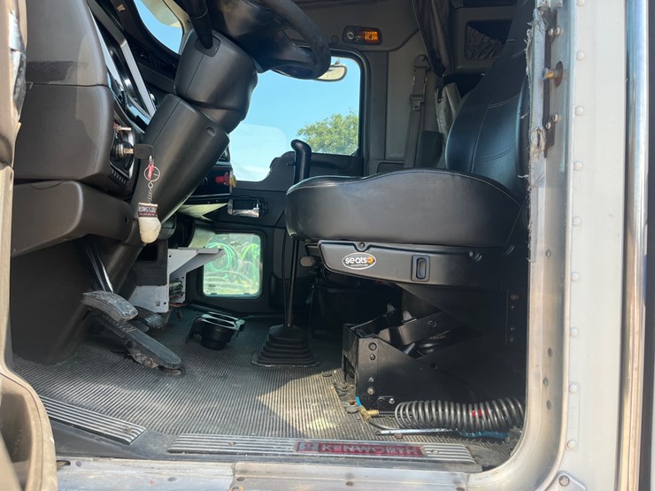 2006-kenworth-t600-image-22