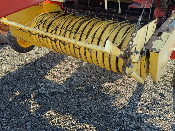 new-holland-638-image-2