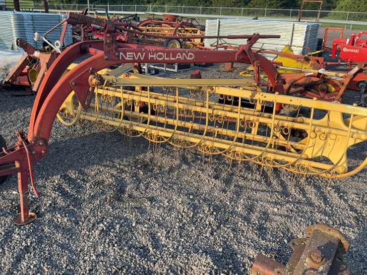 new-holland-256-image-1
