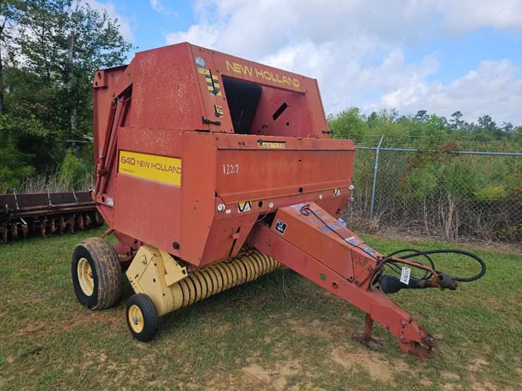 new-holland-640-image-1