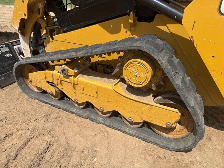 2022-caterpillar-259d3-image-9