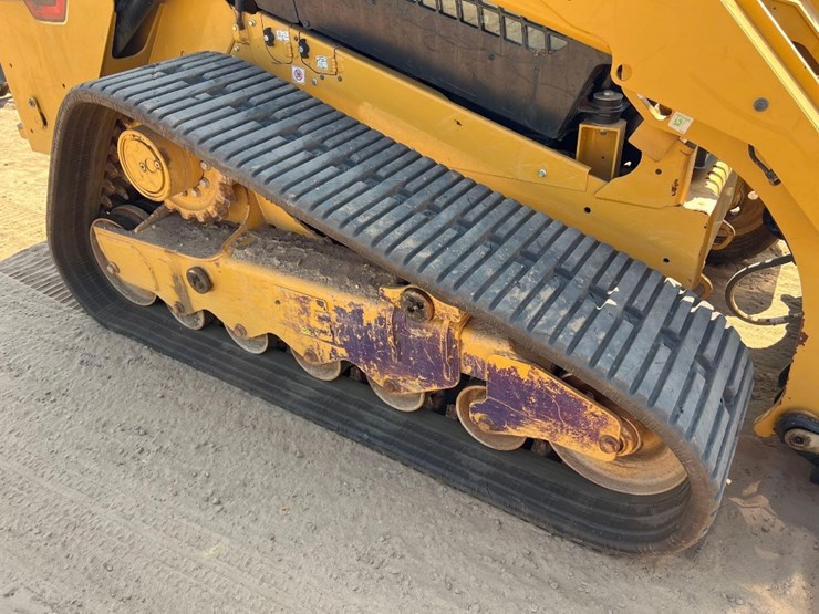 2024-caterpillar-299d3-image-13