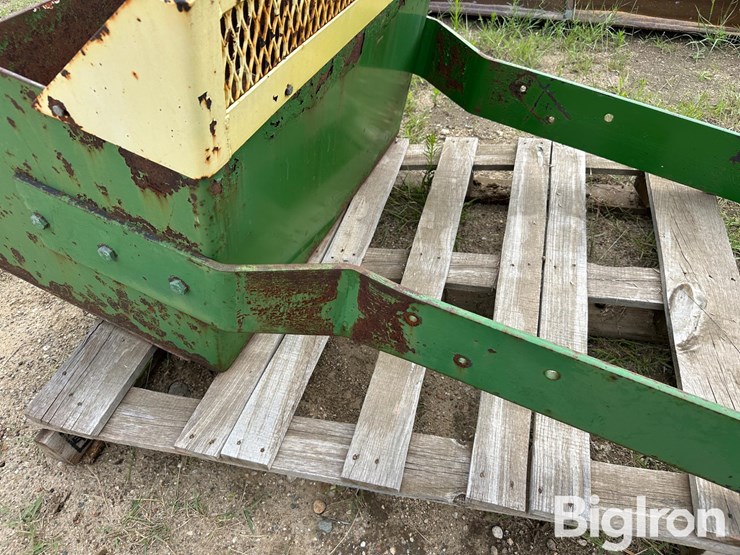 john-deere-large-frame-tractor-rock-box-image-10