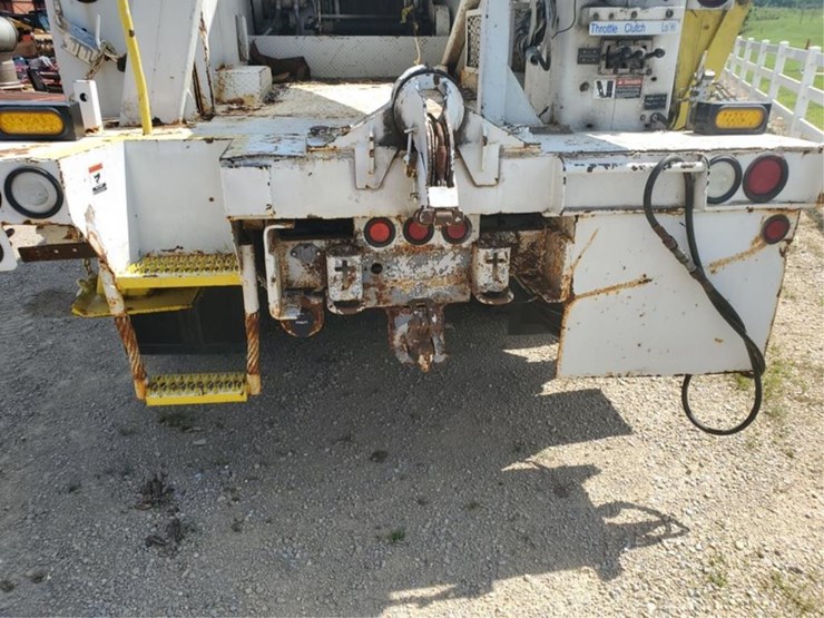 #359-•-1997-gmc-c7500-digger-derricks-truck-image-16