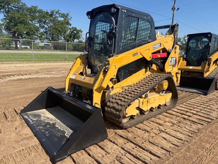 2022-caterpillar-259d3-image-2