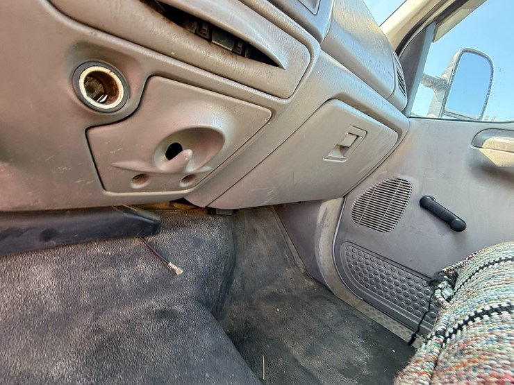 2001-ford-f350-image-51
