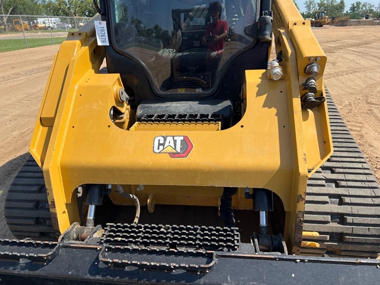 2024-caterpillar-299d3-image-19
