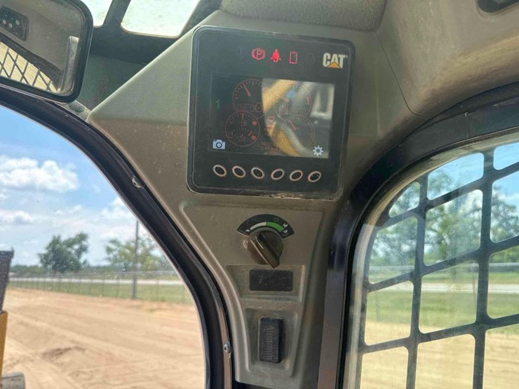2018-caterpillar-299d2-image-30